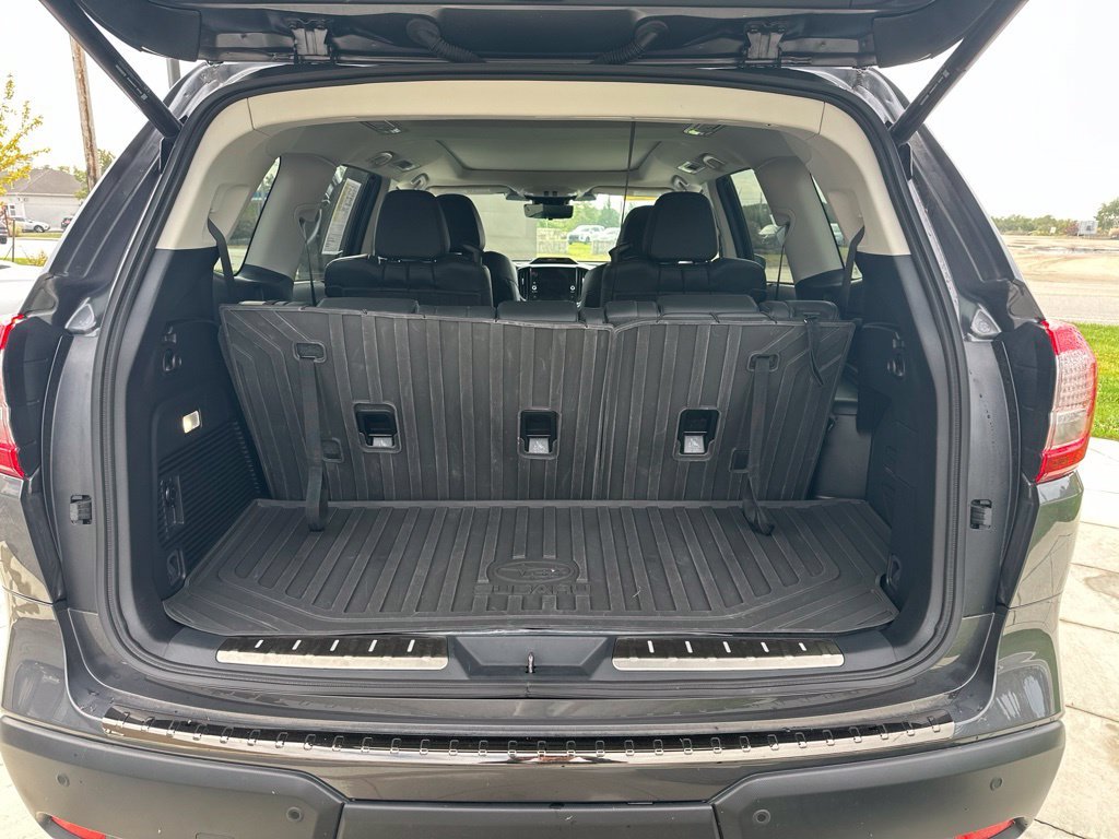 Used 2025 Gray Subaru Onyx Edition Touring image 22