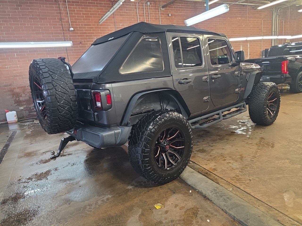Used 2021 Granite Crystal Metallic Clearcoat Jeep Unlimited Rubicon image 7