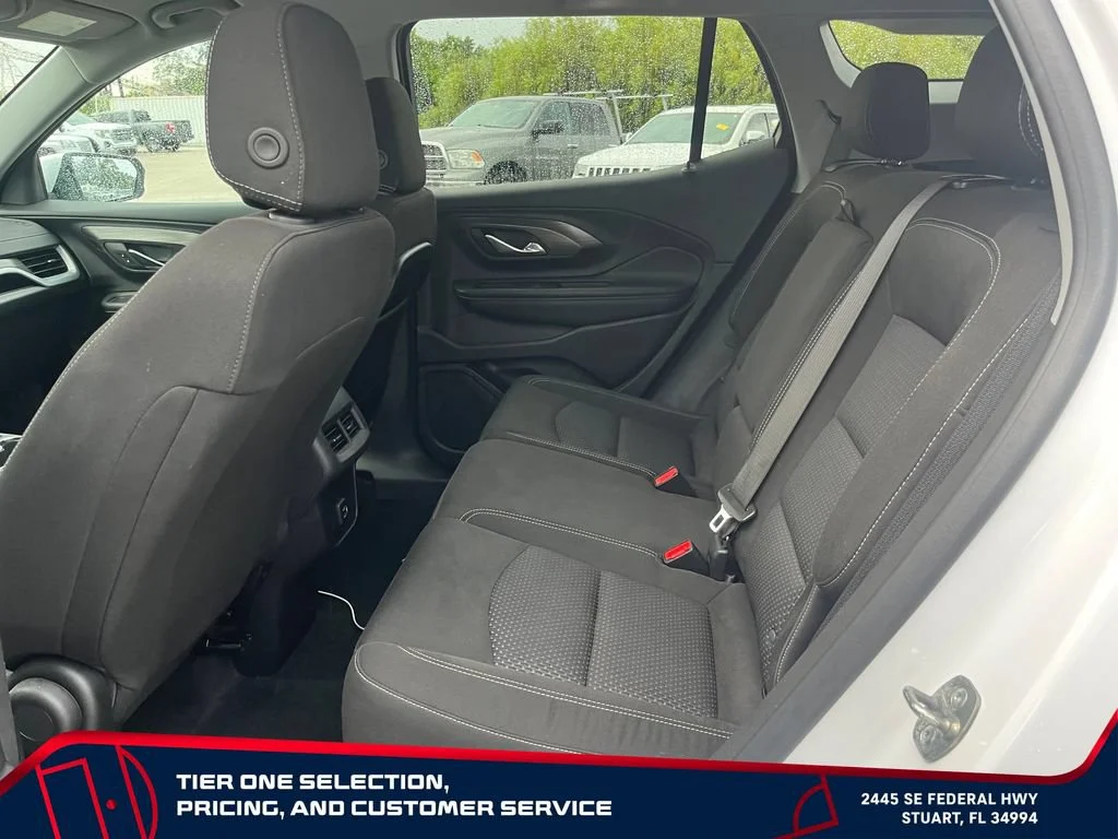 Used 2024 Summit White GMC SLE image 11