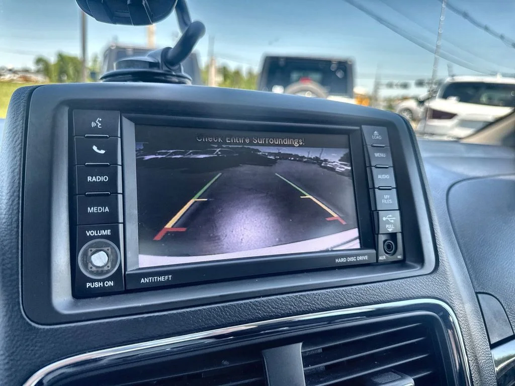 Used 2018 White Dodge SE image 17