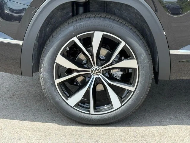 New 2026 Black Volkswagen 2.0T SEL Premium R-Line image 6