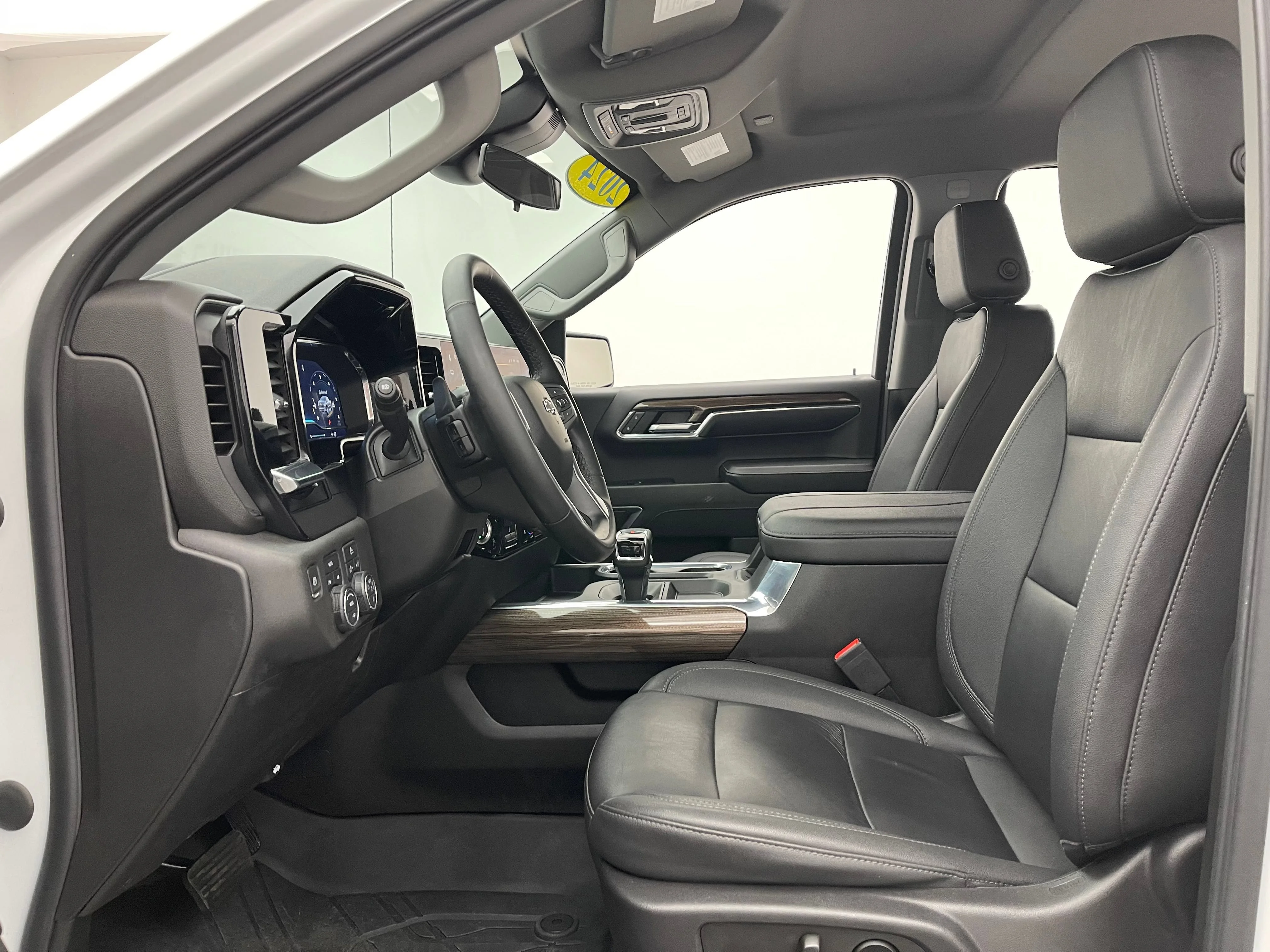 Used 2024 Summit White Chevrolet RST image 16