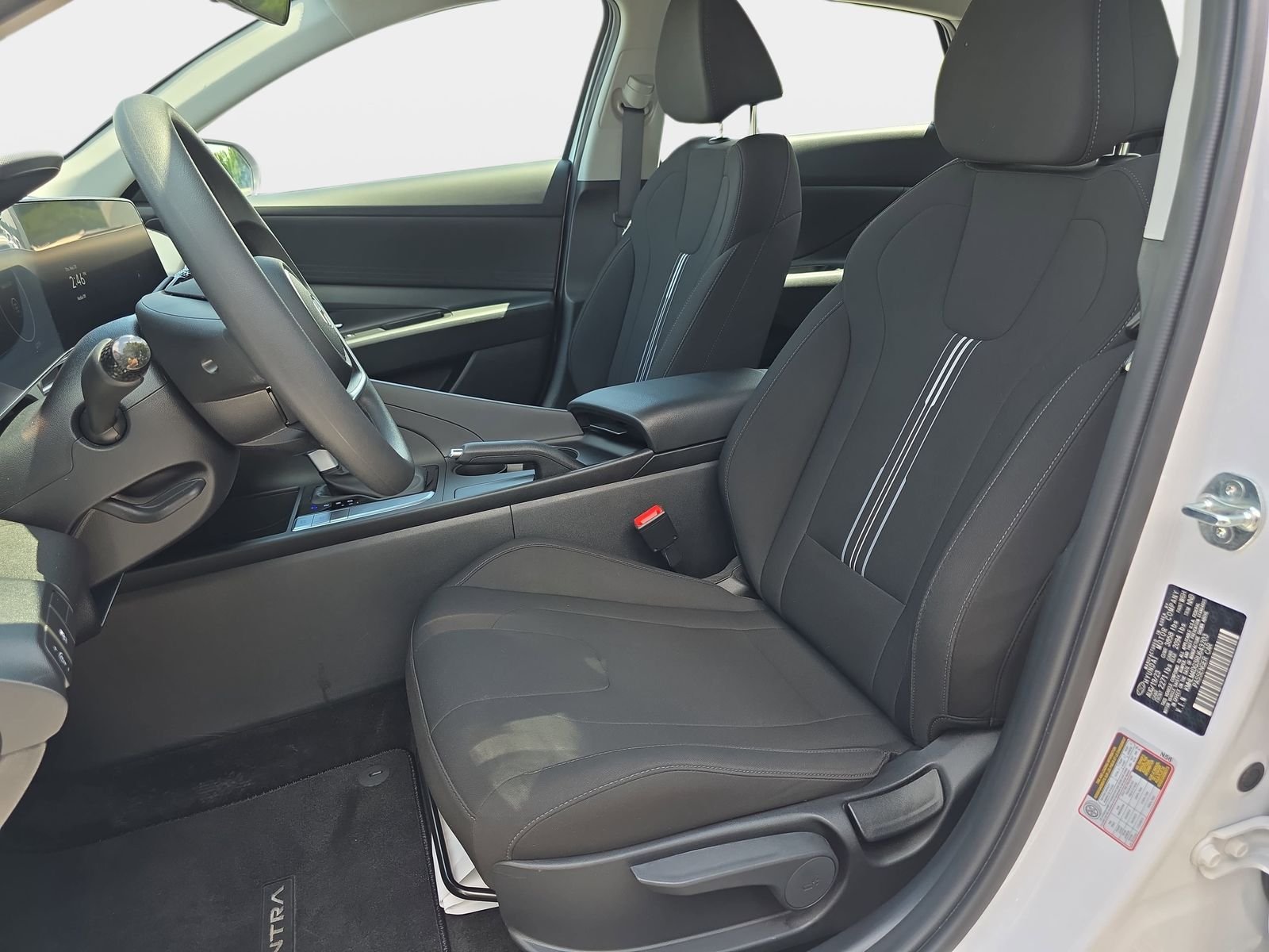Used 2024 White Hyundai SEL image 15