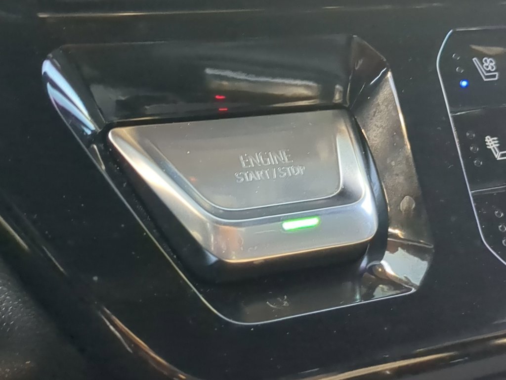 Used 2025 Sterling Metallic GMC AT4 image 21
