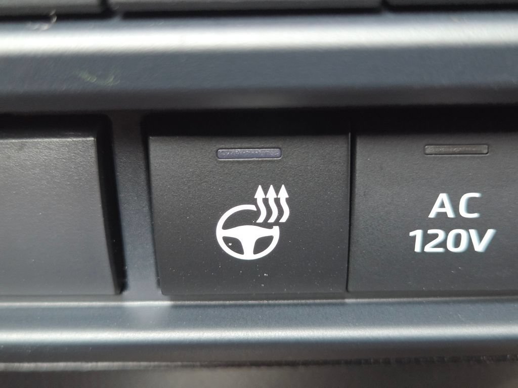 New 2026 Wind Chill Pearl Toyota Platinum image 21