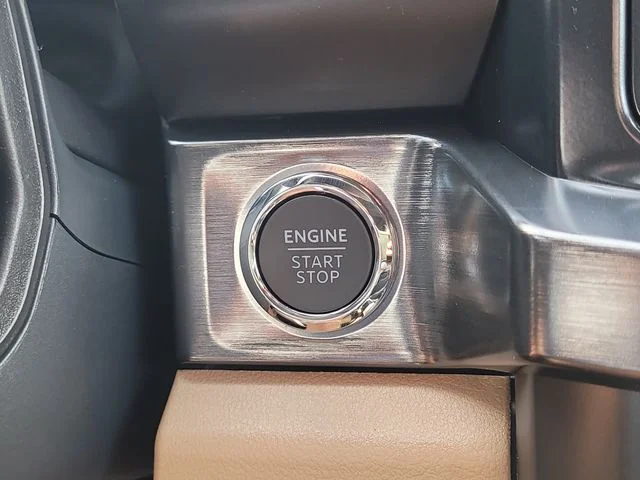 New 2026 Oxford White Ford Lariat image 30