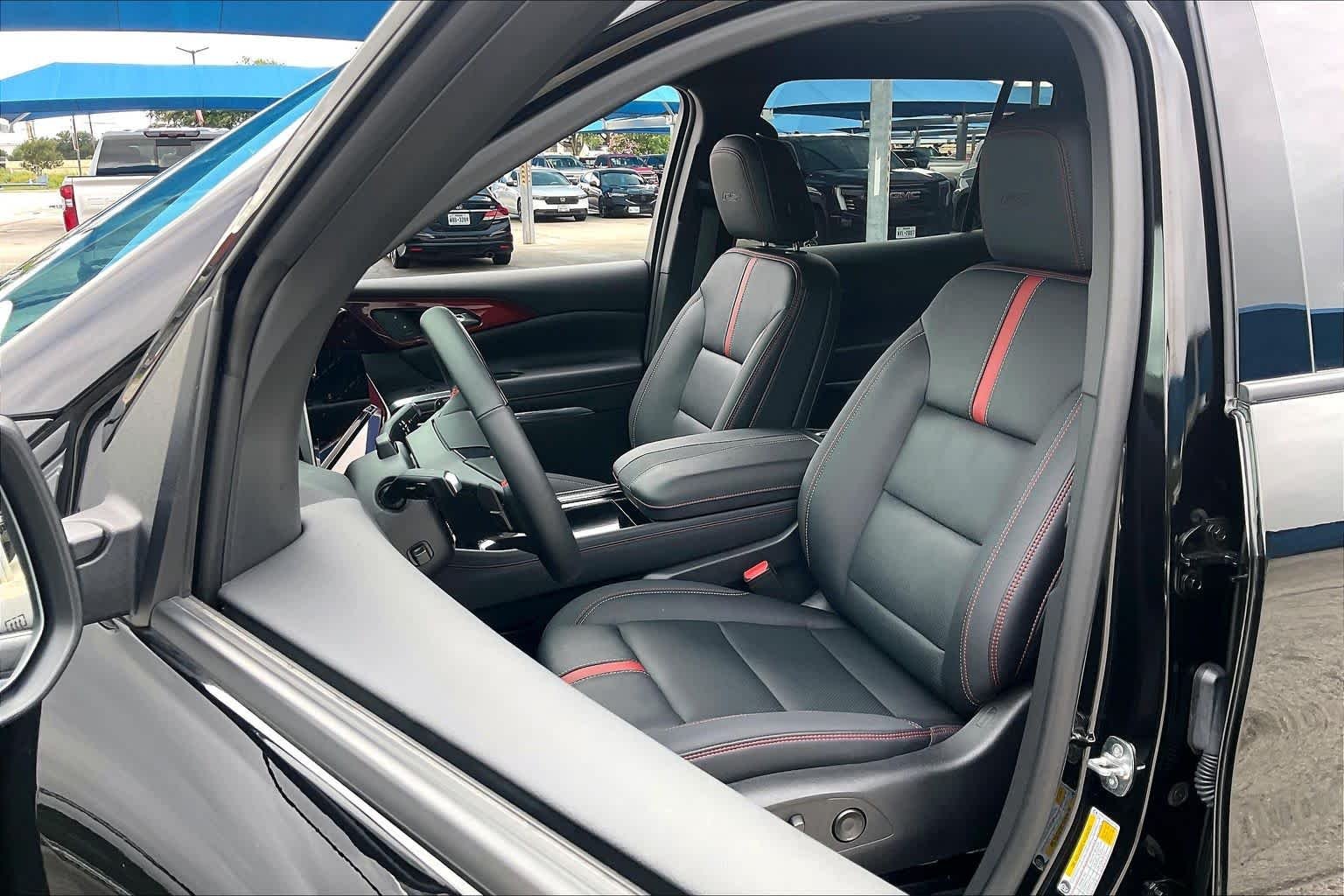 Used 2025 Mosaic Black Metallic Chevrolet FWD RS image 9