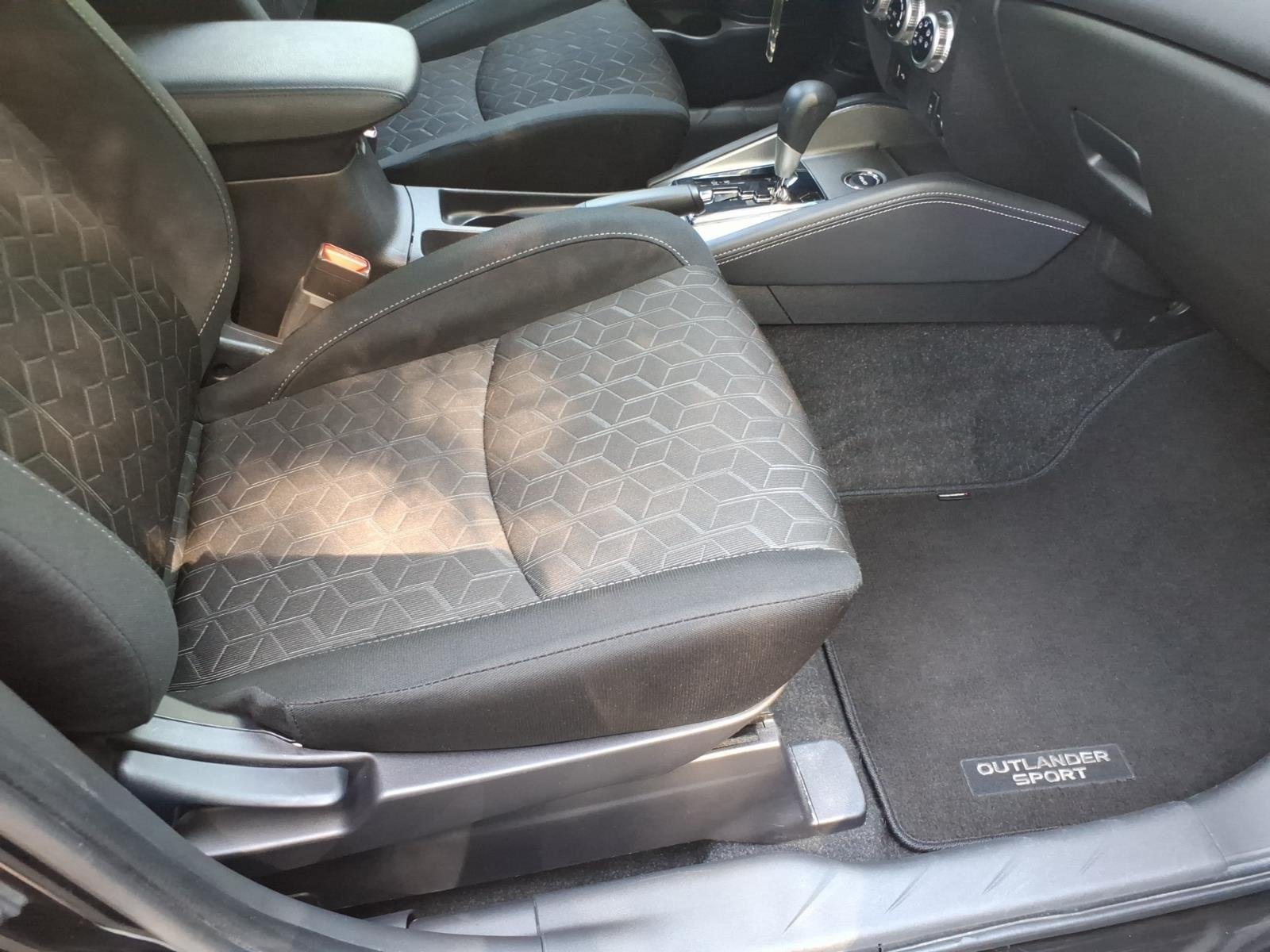 Used 2025  MITSUBISHI  image 23