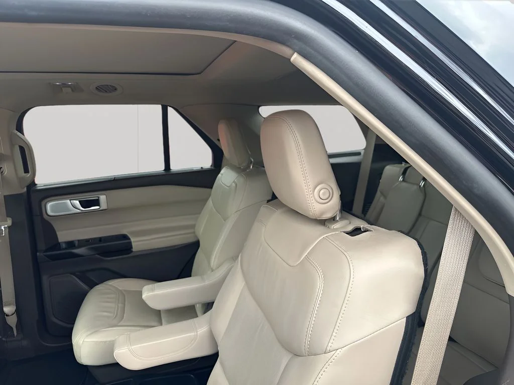 Used 2020 Black Ford Platinum image 19