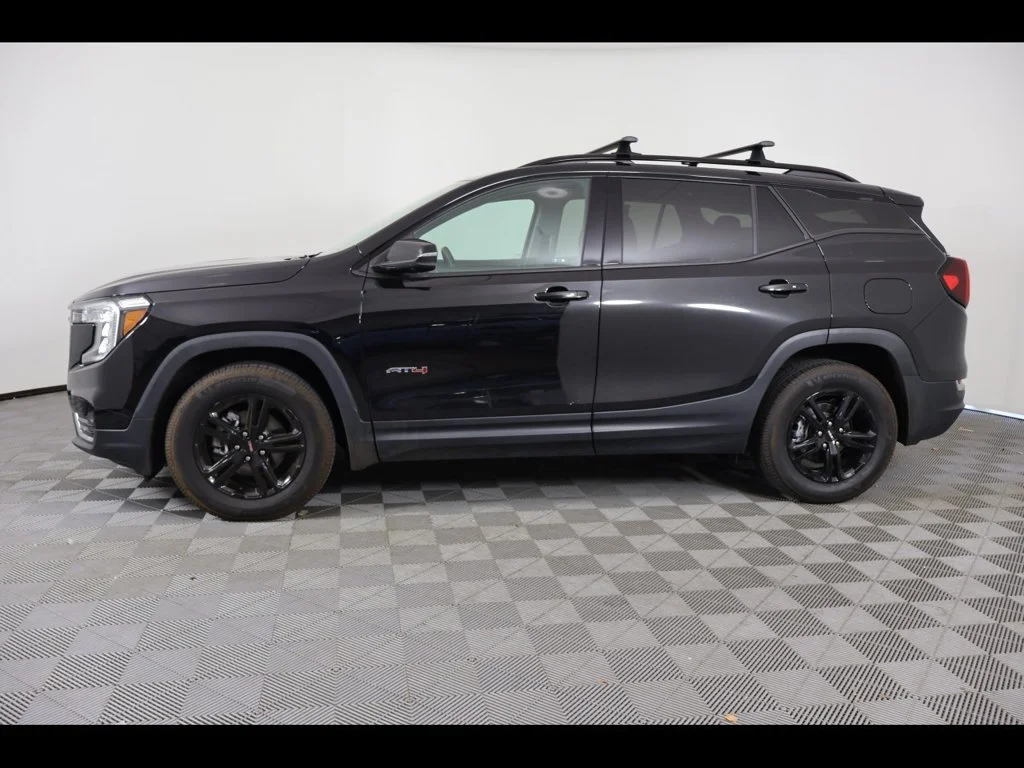 Used 2022 Black GMC AT4 image 2