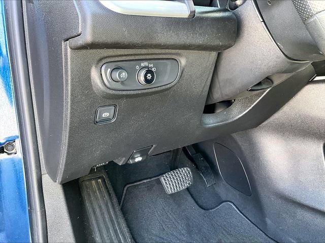 Used 2022 Marine Metallic GMC SLE image 31