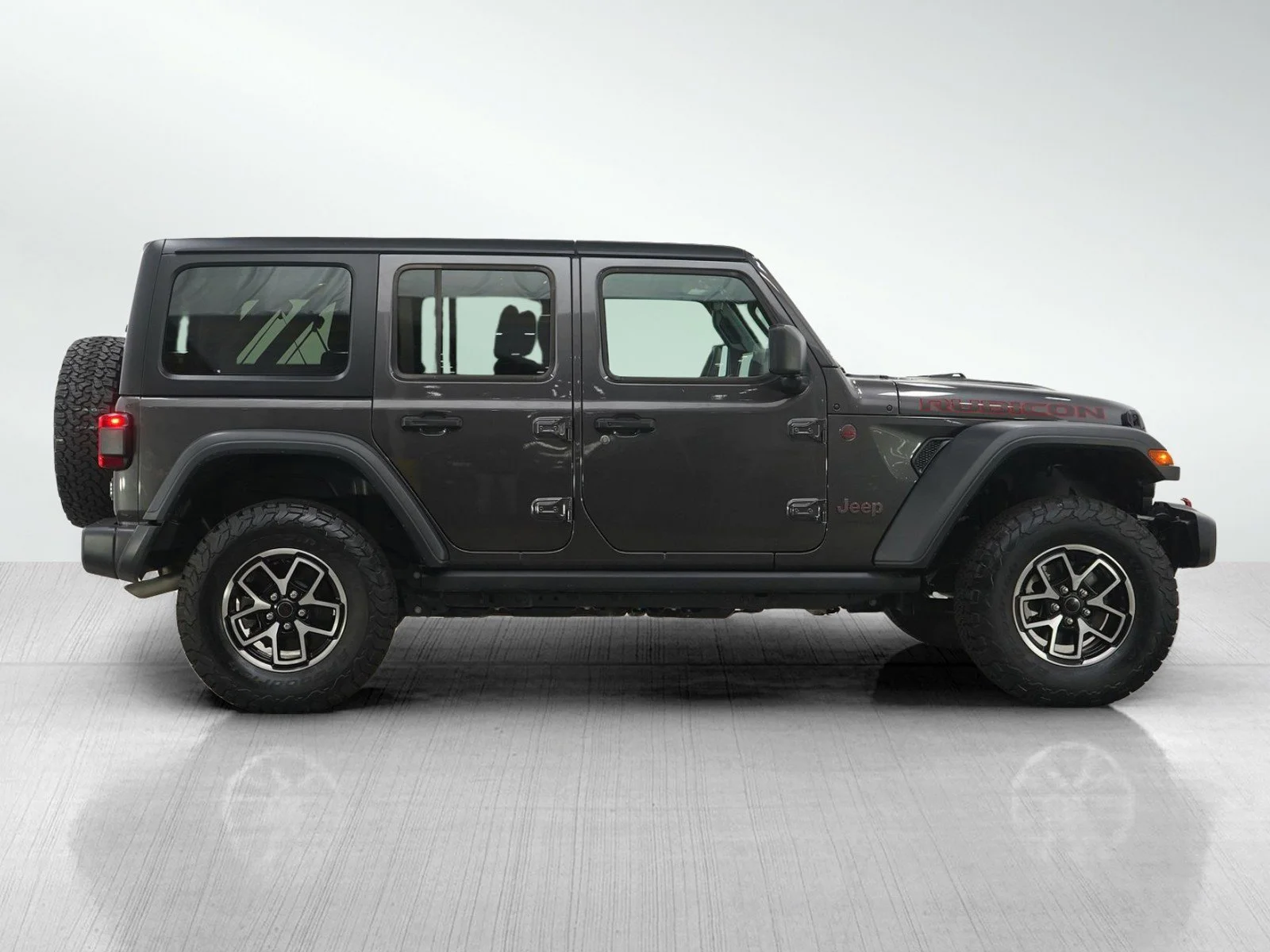 Used 2024 Granite Crystal Metallic Clearcoat Jeep Rubicon image 6