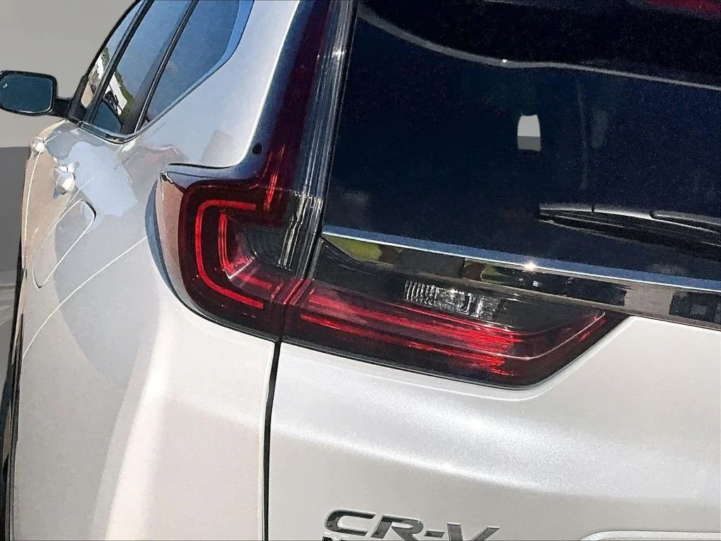 Certified Used 2022 White Honda Touring image 27