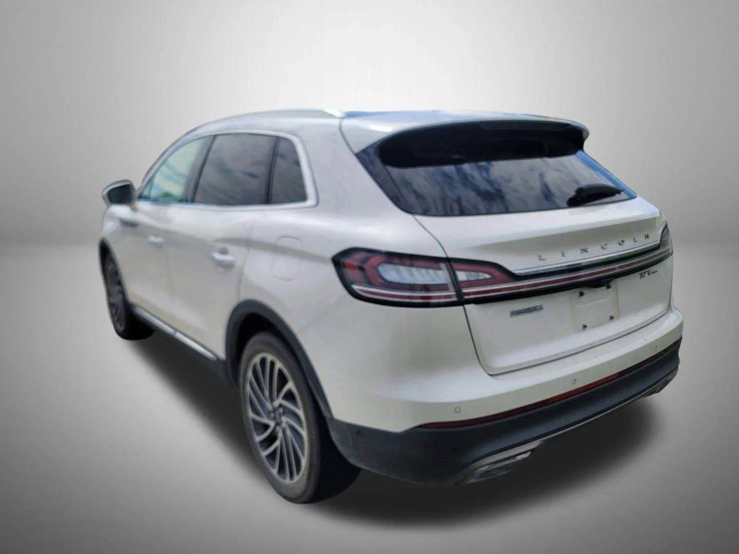 Certified Used 2019 White Lincoln Reserve image 4