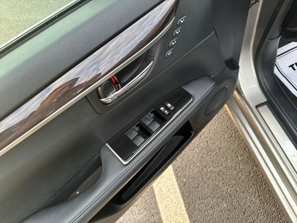 Used 2018 Silver Lexus 350 image 11
