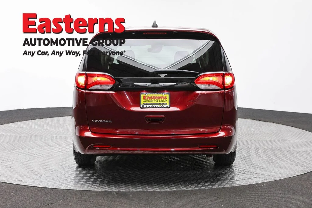 Used 2023 Red Chrysler LX image 6