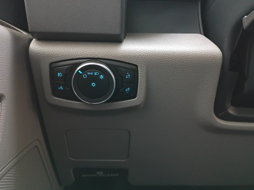 Used 2022 Oxford White Ford XL image 27