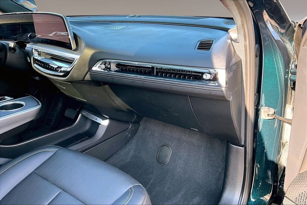 Used 2024 Green Cadillac Luxury image 16