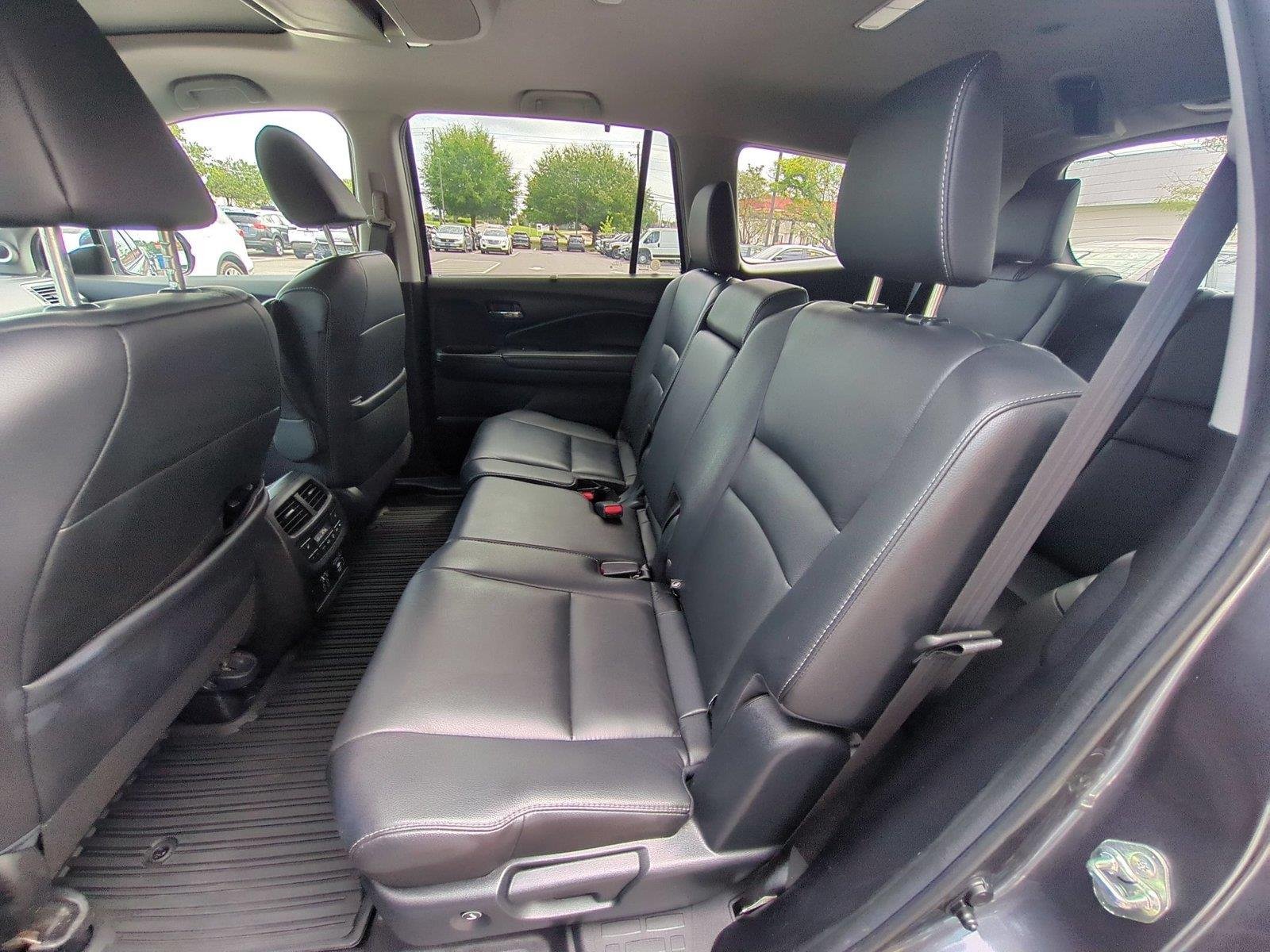 Used 2019 Modern Steel Metallic Honda Touring 8-Passenger image 34
