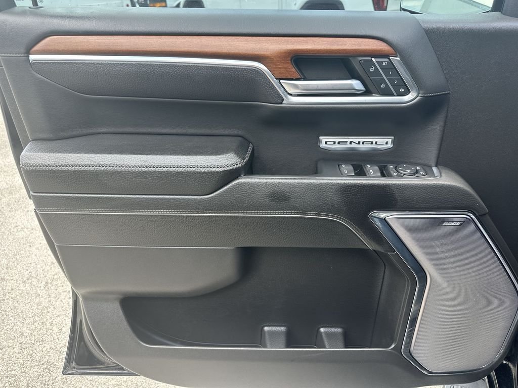 Used 2023 Onyx Black GMC Denali image 22