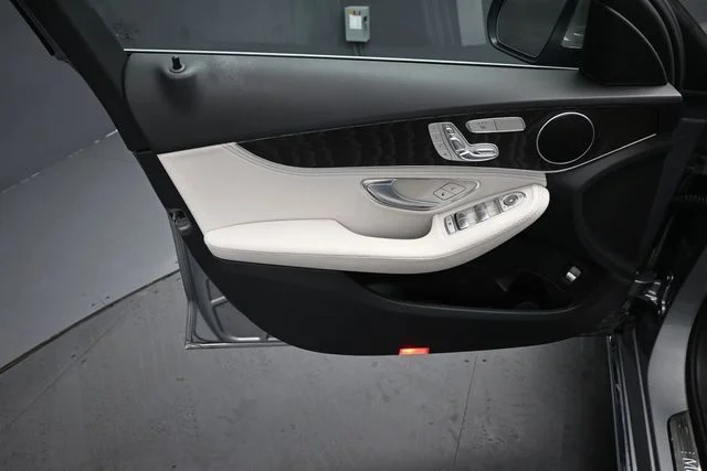 Used 2016 Silver Mercedes-Benz C 300 image 19