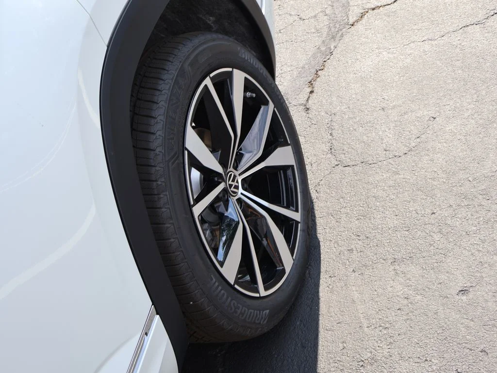 New 2026 White Volkswagen 2.0T SEL Premium R-Line image 44