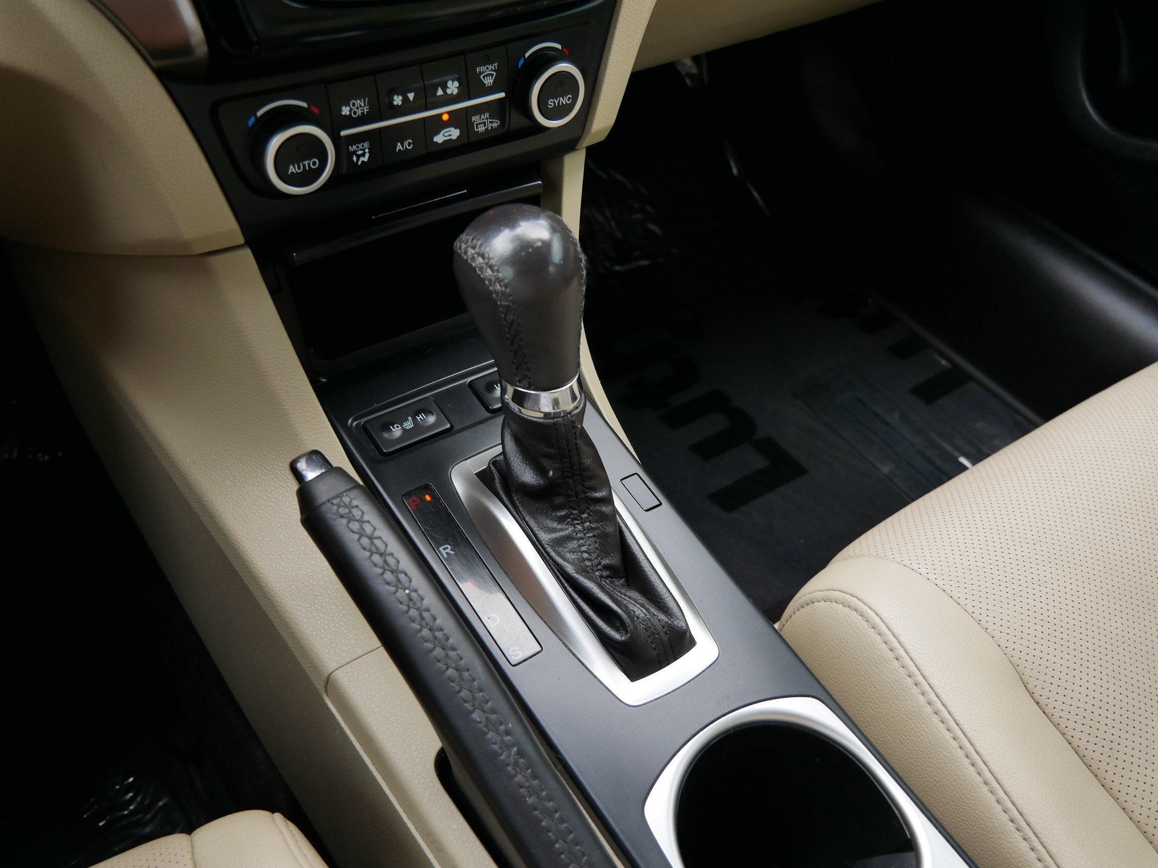 Used 2016 Bellanova White Pearl Acura w/Premium Pkg image 24