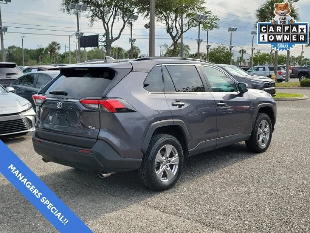 2025 Toyota RAV4 XLE - Photo 6