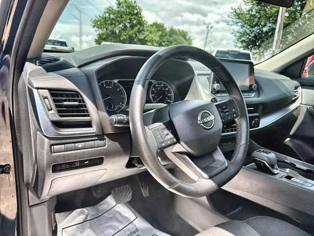 2025 Nissan Rogue SV - Photo 10