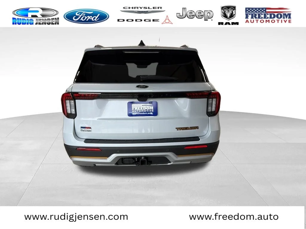 New 2026 White Ford Tremor image 4