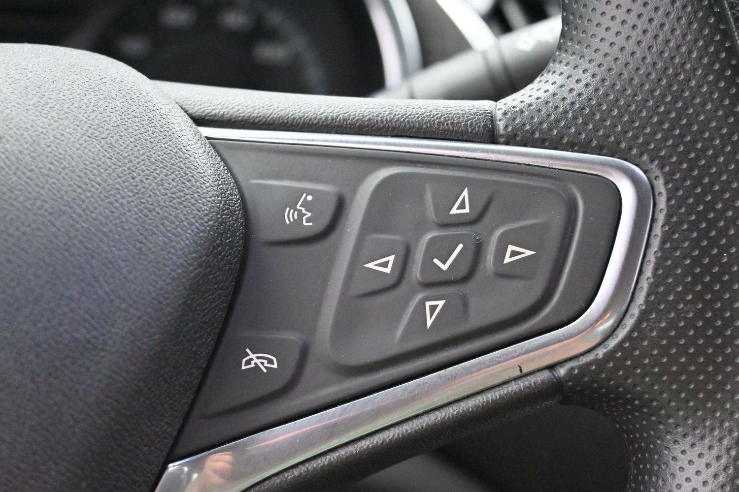 Used 2021 SILVER ICE METALLIC Chevrolet LT image 19
