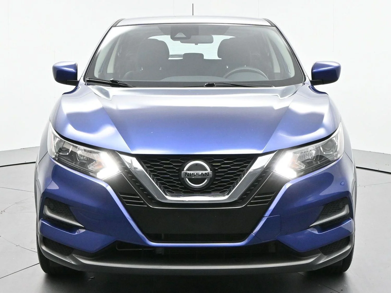 Used 2022 Caspian Blue Metallic Nissan S image 2