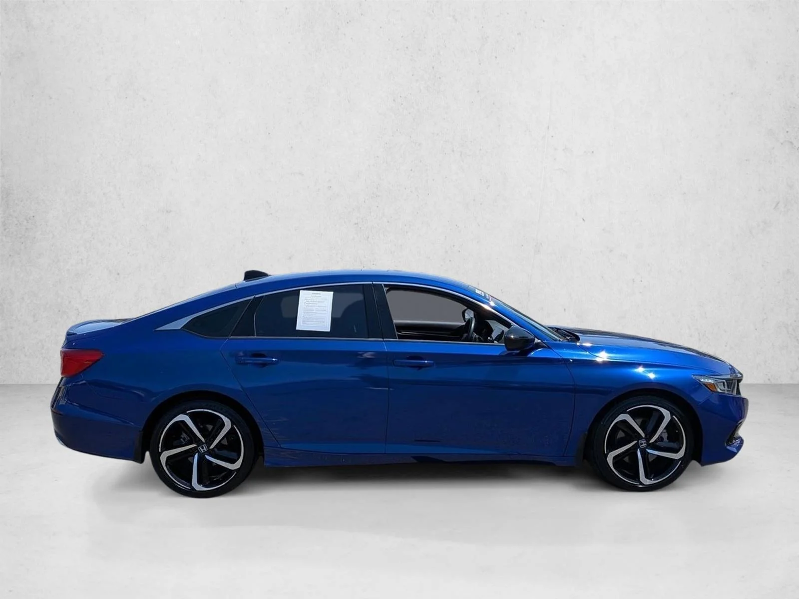 Used 2022 Still Night Pearl Honda Sport image 4