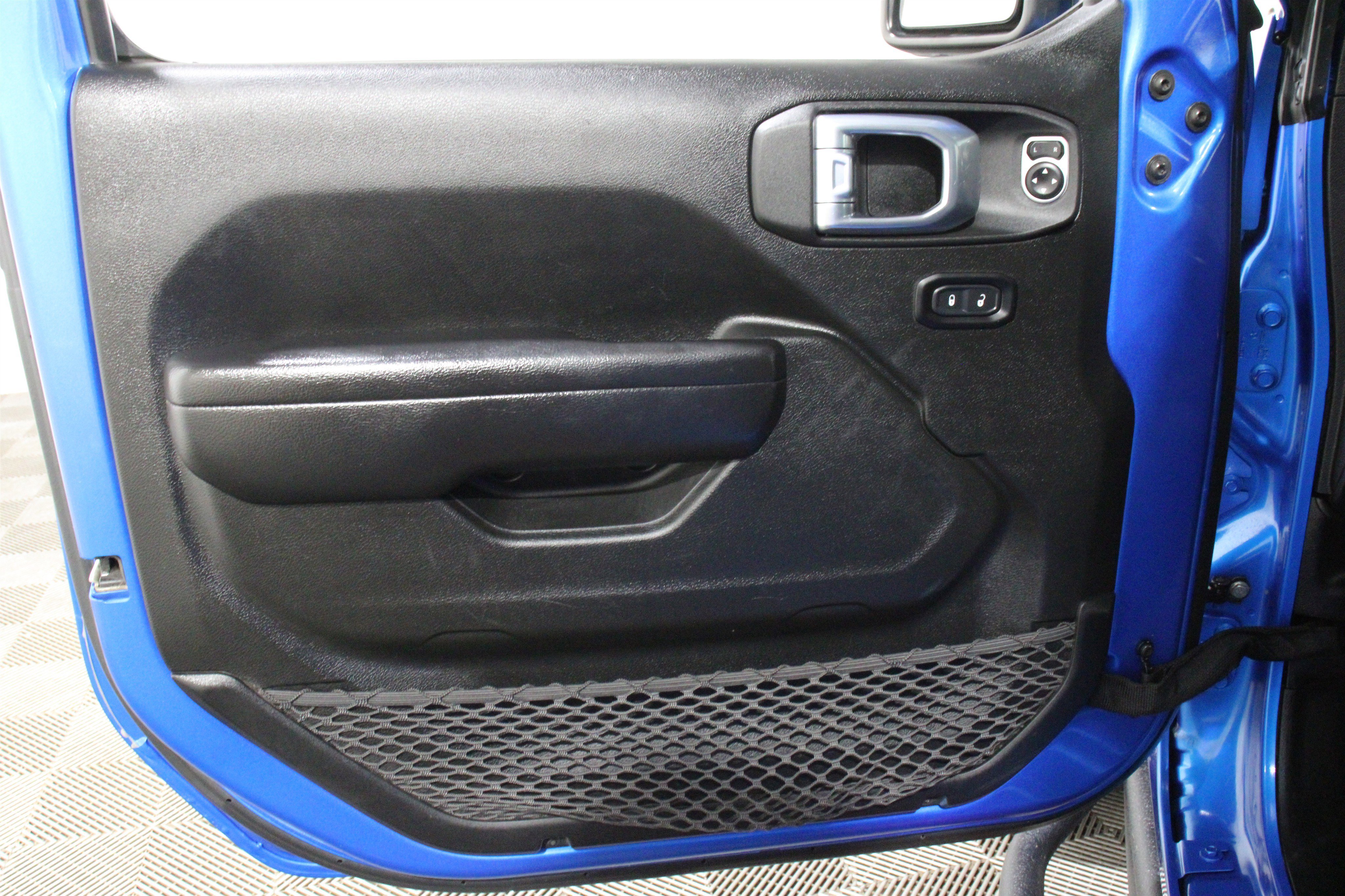 Used 2021 Hydro Blue Pearlcoat Jeep Rubicon image 6