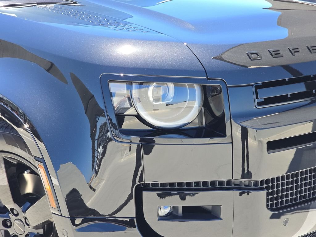 New 2026 Santorini Black Land Rover X-Dynamic SE image 32