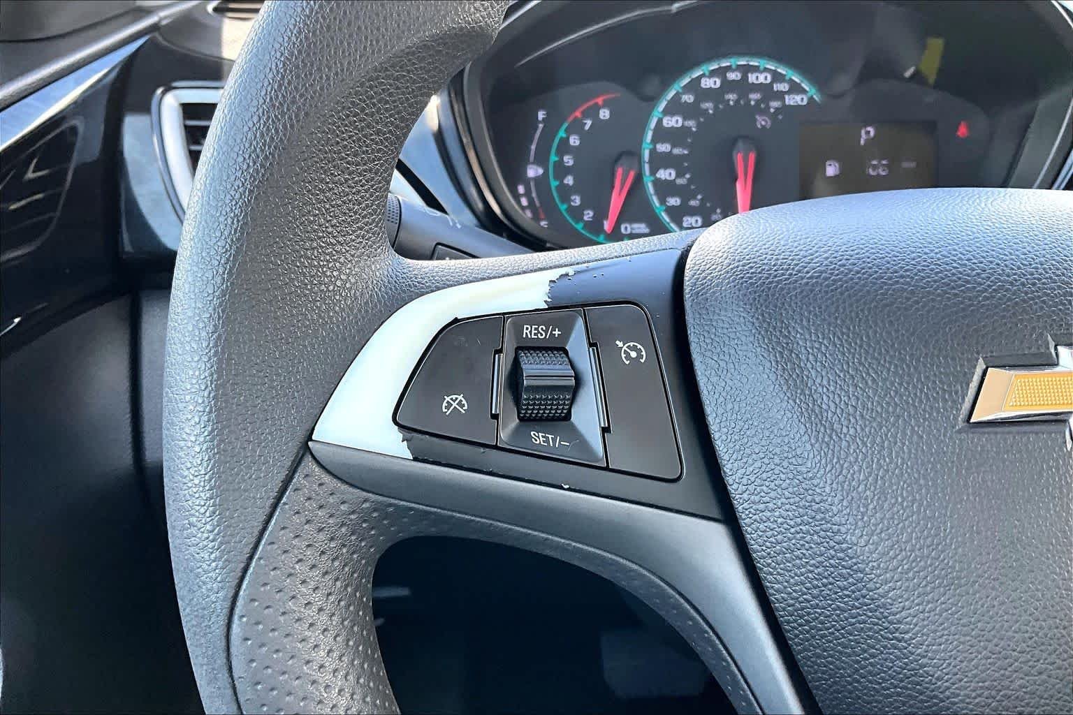 Used 2020 SILVER ICE METALLIC Chevrolet LT image 22