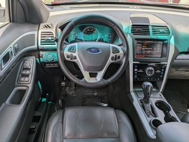 Used 2015  Ford Limited image 16