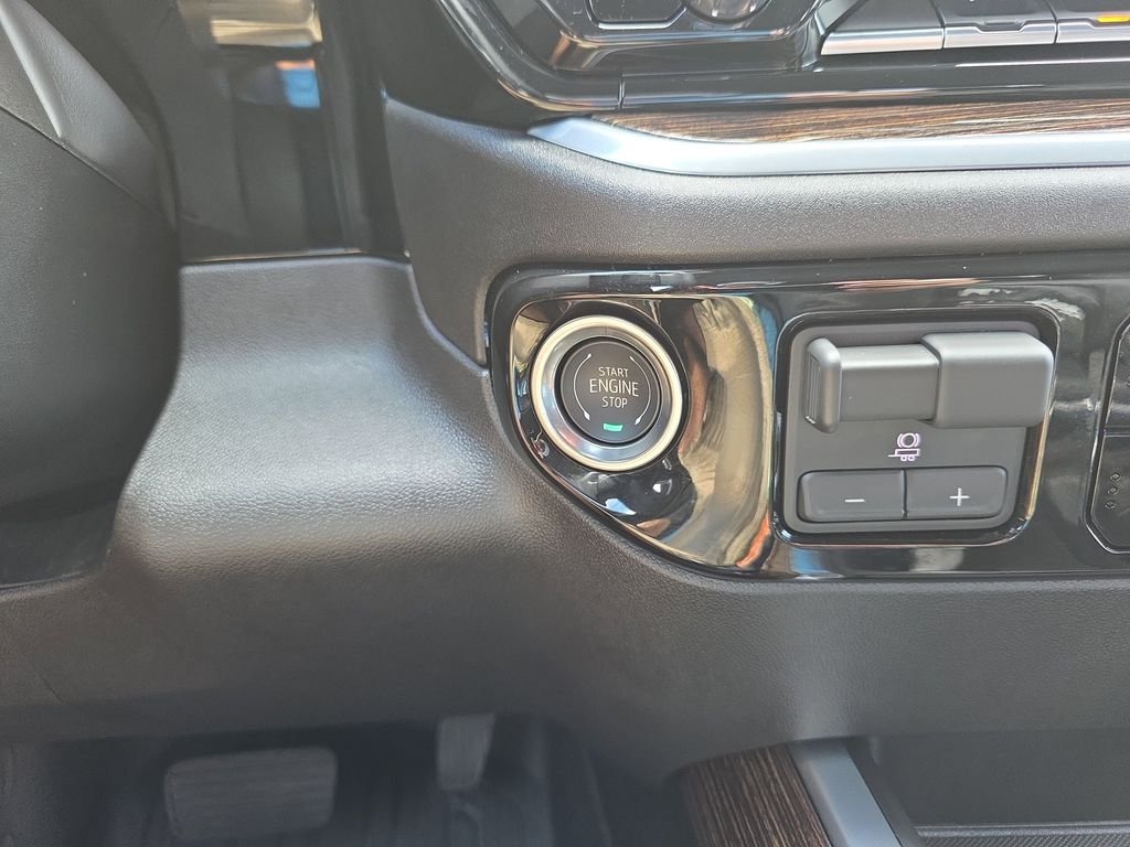 Used 2026 Silver GMC Elevation image 24