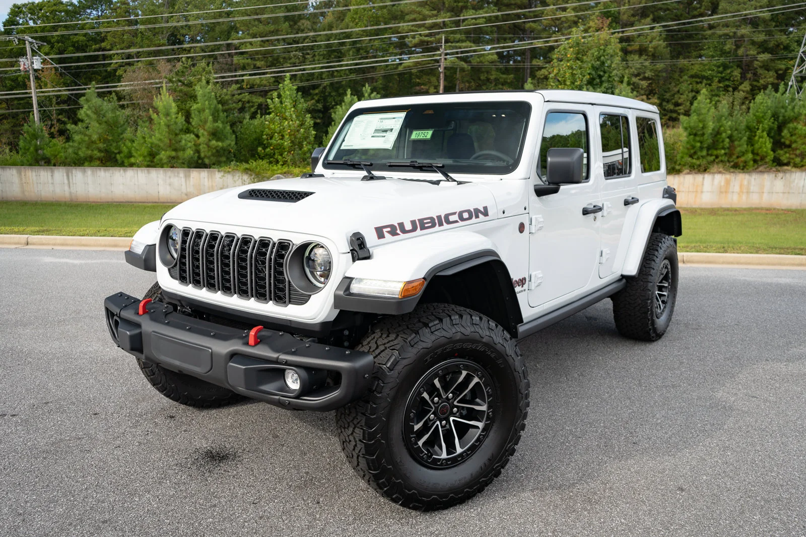 New 2027 Bright White Clear-Coat Paint Jeep Rubicon X image 5