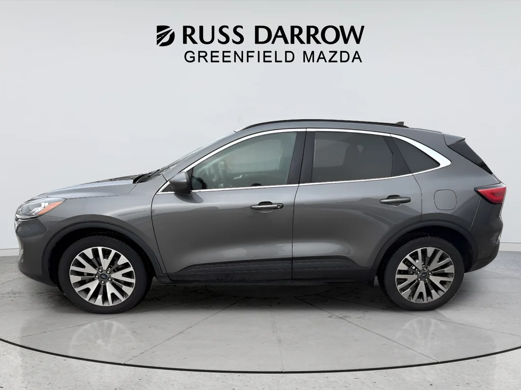 Used 2022  Ford Titanium image 2
