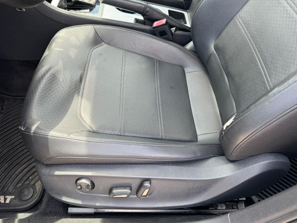 Used 2013 Black Volkswagen 2.5 SE image 15