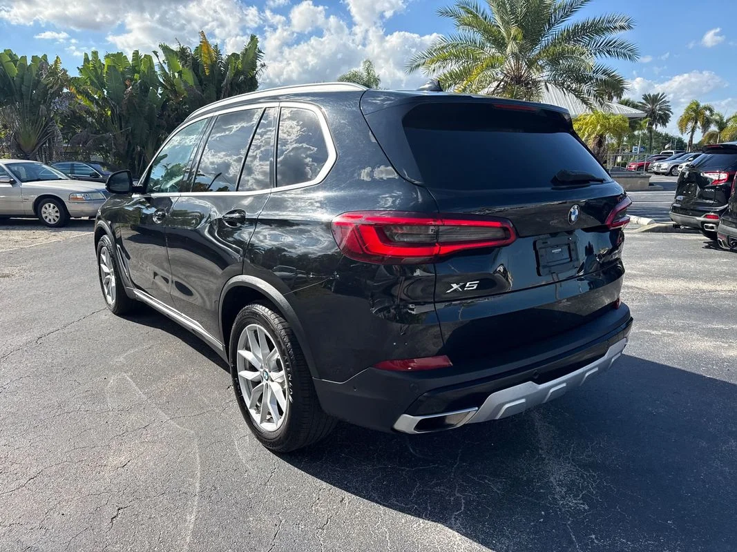 Used 2020  BMW xDrive40i image 3