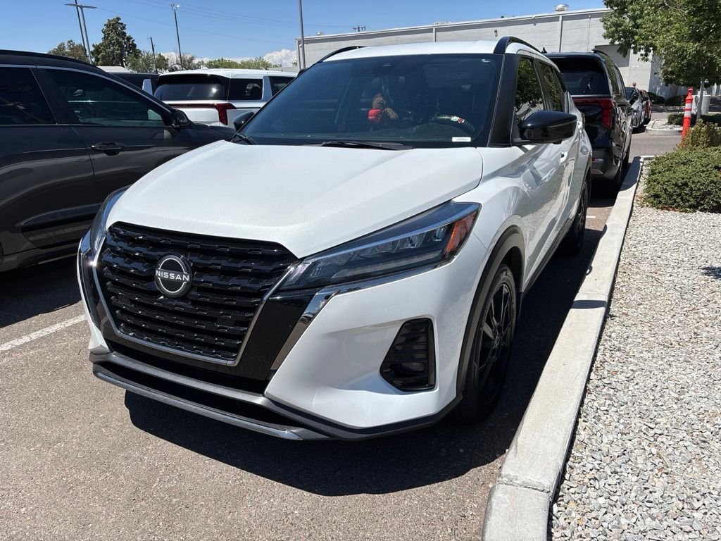 Used 2023 White Nissan SR image 2