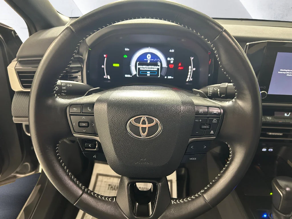Used 2026  Toyota SE image 9