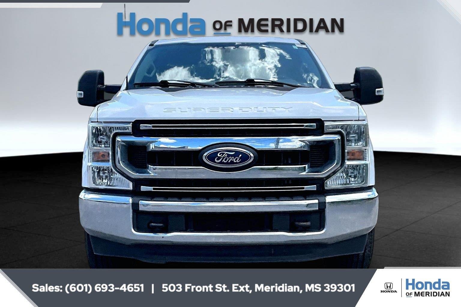 Used 2022 Oxford White Ford XLT image 3