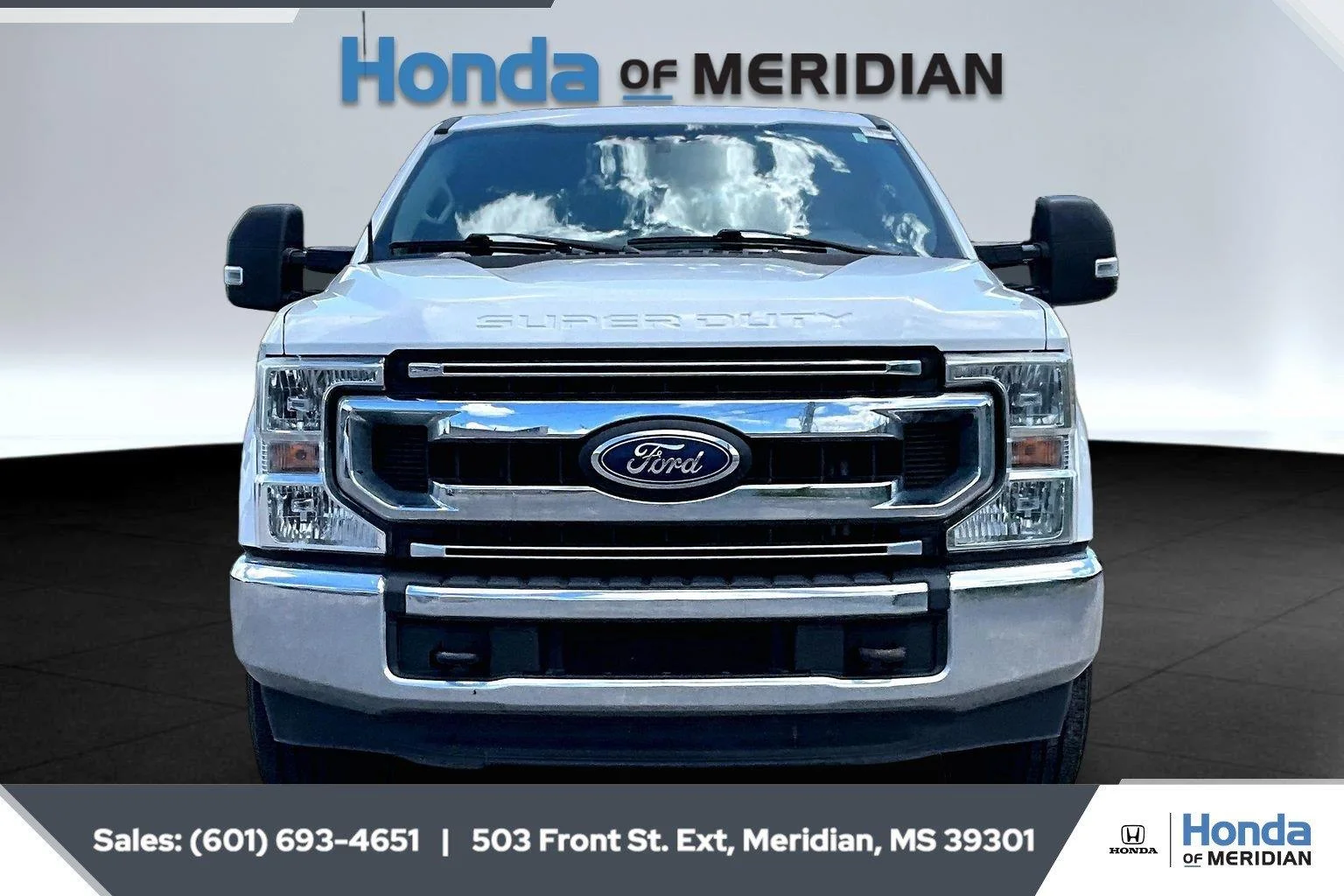 Used 2022 Oxford White Ford XLT image 3