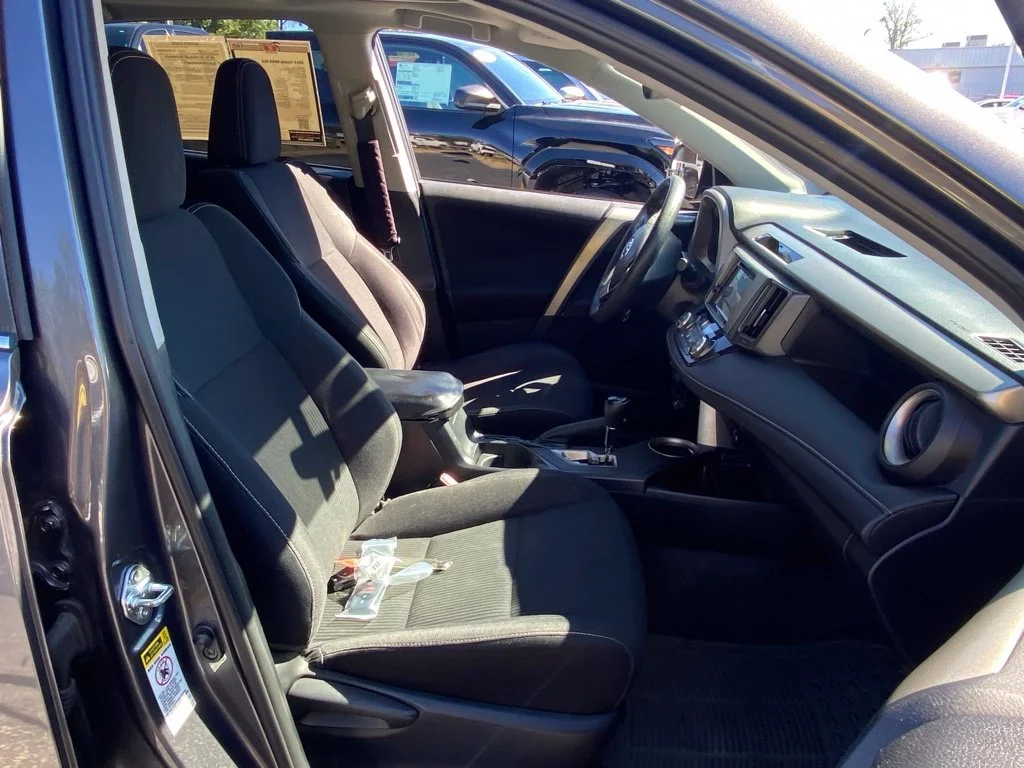 Used 2014 Gray Toyota XLE image 14