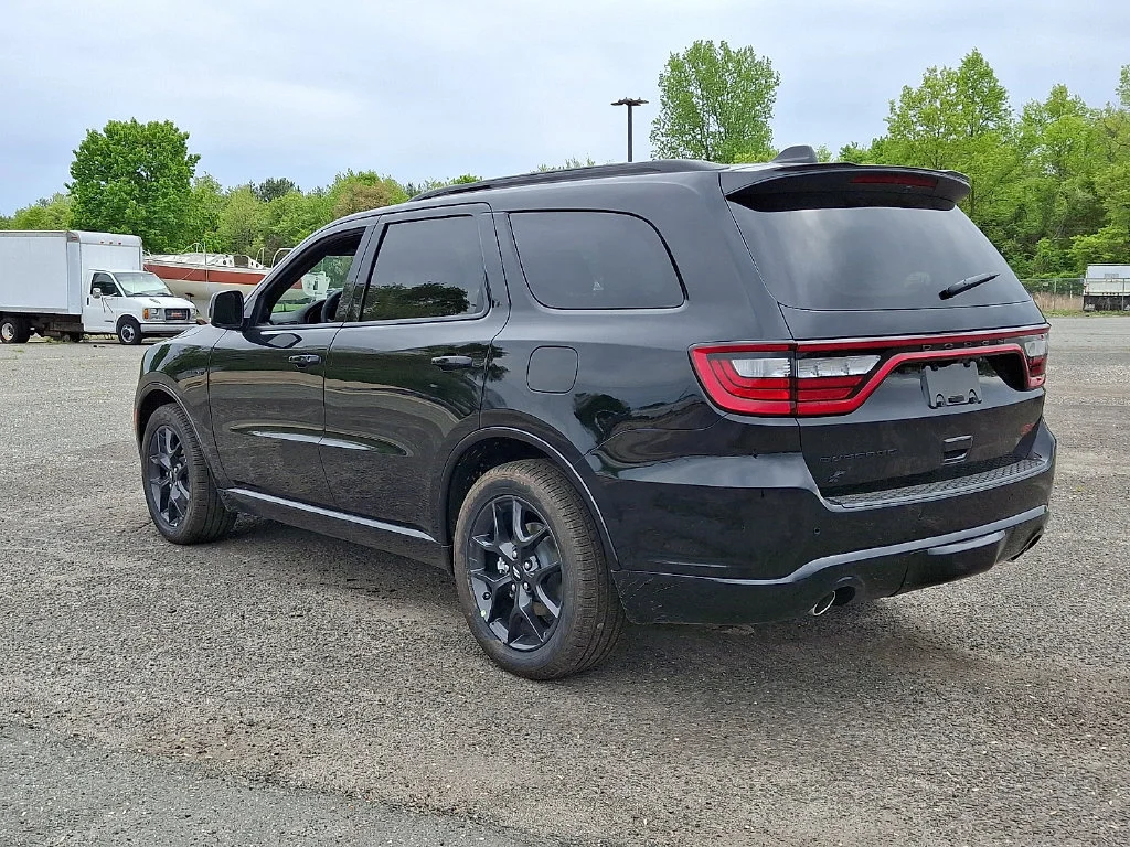 New 2026 Diamond Black Clear-Coat Exterior Paint Dodge GT Plus HEMI V8 image 6