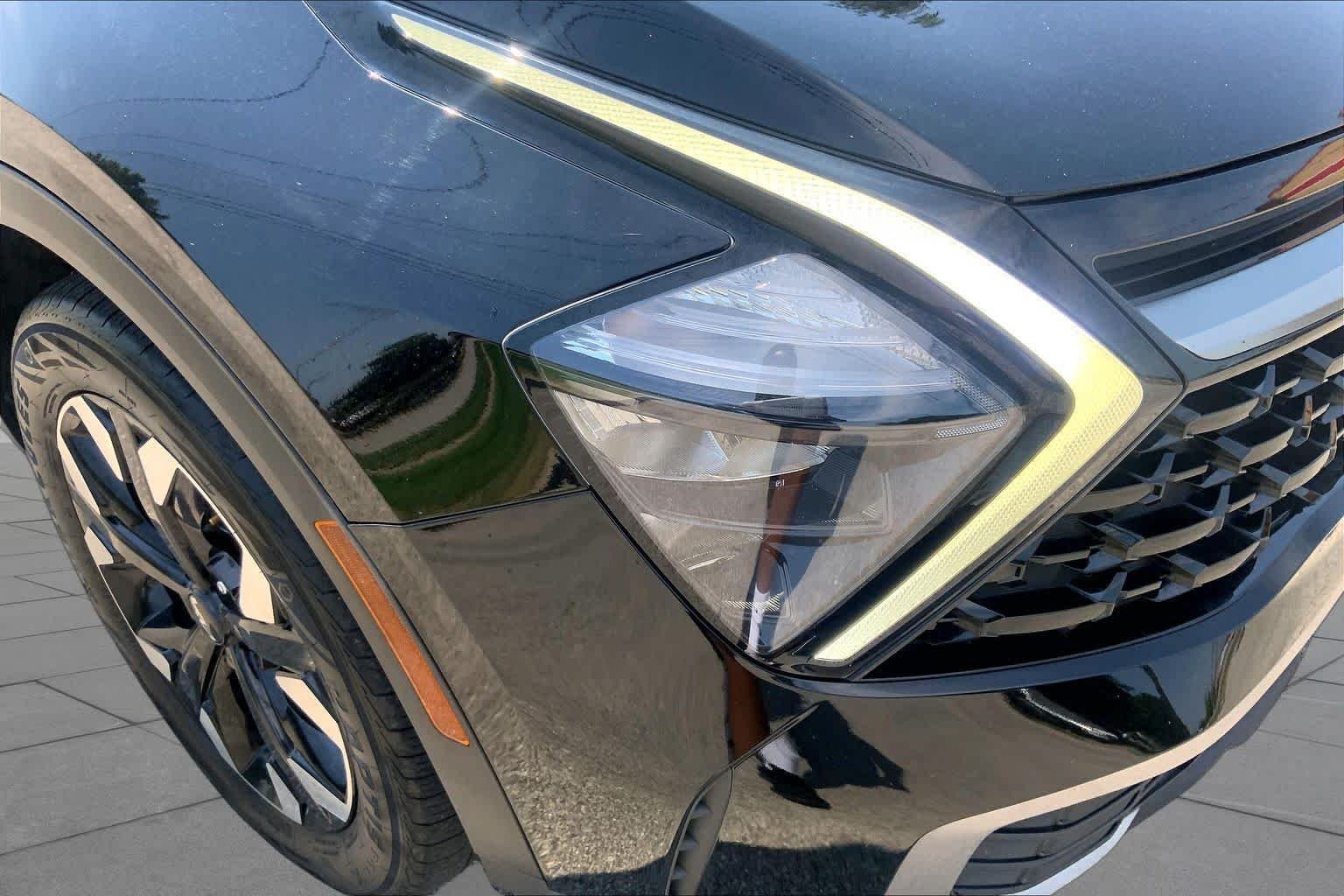 Certified Used 2023 Ebony Black Kia X-Line image 27