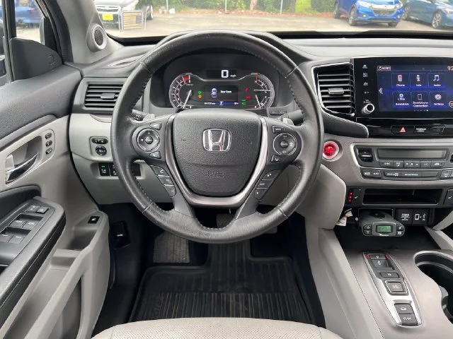 Used 2023 Obsidian Blue Pearl Honda RTL image 17